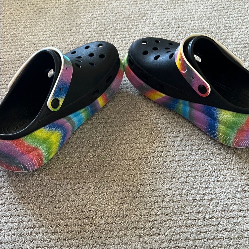 CROCS Size 10 Womens Platform Black Clog with Rainbow Tie-Dye Accents - Picture 7 of 7